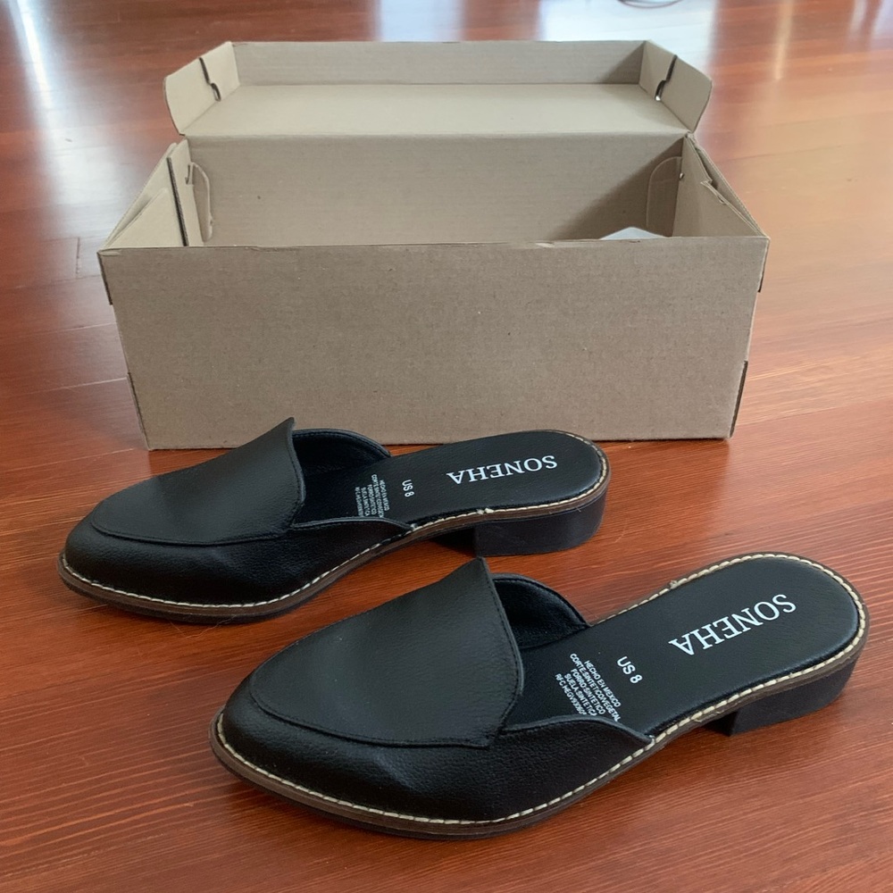 Soneha Black Cactus Vegan Leather Slides Sz 8 New in Box